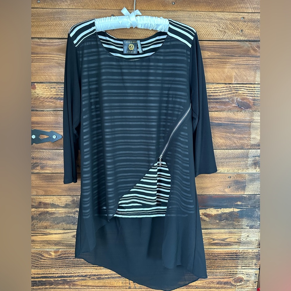 Vecceli Italy Black & White Striped Asymmetrical Tunic‎ Top